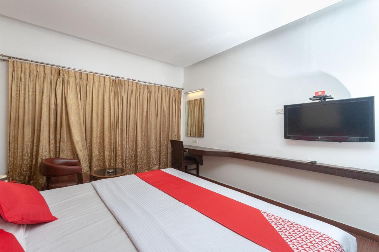 Oyo 19674 Apoorva'S Guest House チェンナイ エクステリア 写真